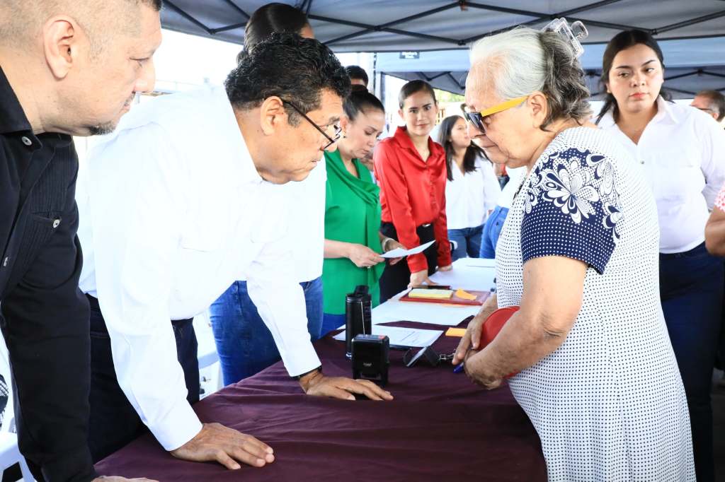 Con audiencias públicas, Javier May impulsa bienestar y desarrollo en&nbsp;Macuspana