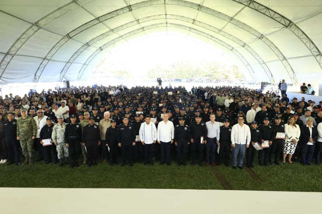 Entrega Gobierno del Pueblo 284 ascensos a policías&nbsp;estatales