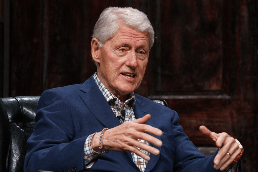 Bill Clinton comparece ante el Congreso sobre su relación con&nbsp;Epstein