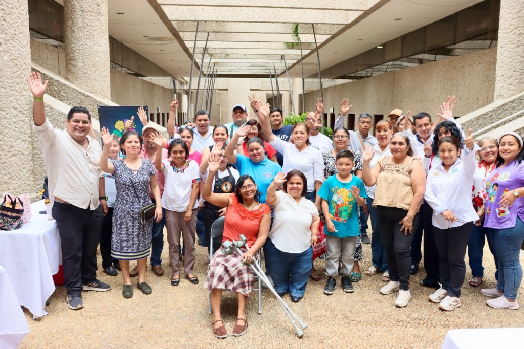 Realizan Mercadito Local Inclusivo en Tabasco para impulsar emprendimiento de personas con&nbsp;discapacidad