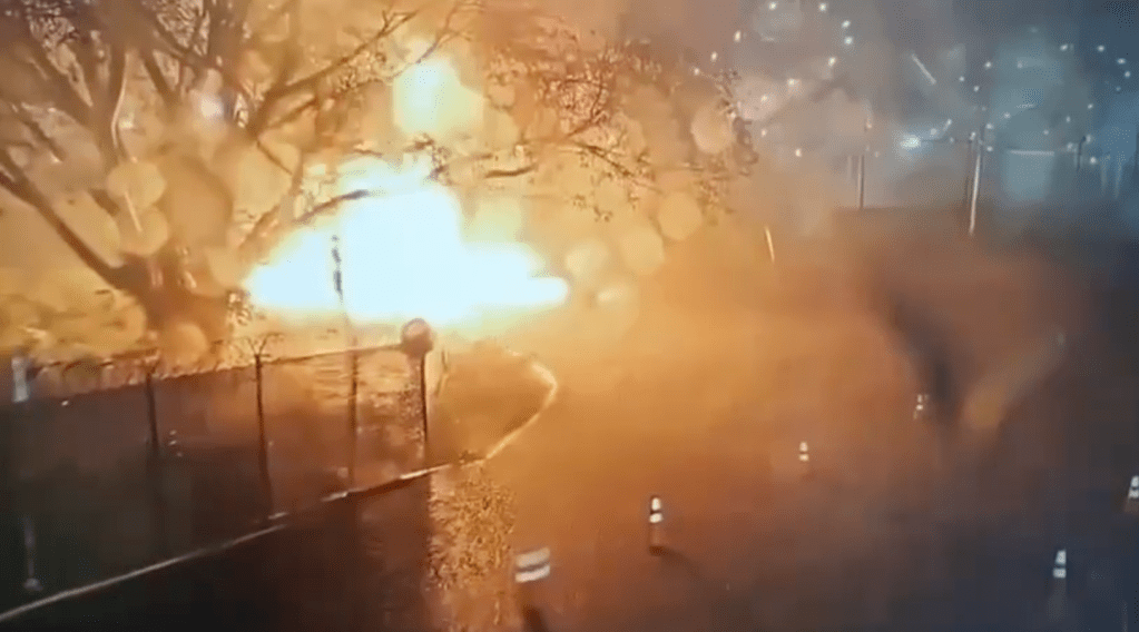 Difunden video sobre el inicio del incendio en las inmediaciones de la refinería de Dos Bocas, en Paraíso,&nbsp;Tabasco