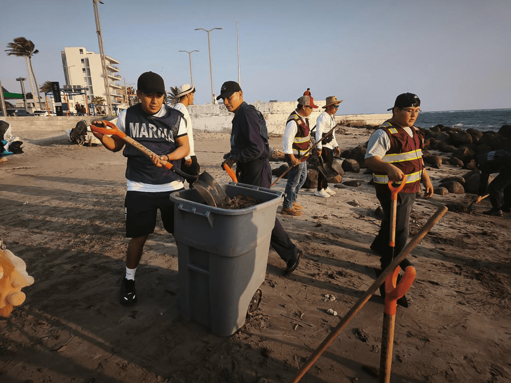 Sheinbaum afirma que derrame en golfo de México fue de un barco; pide investigación&nbsp;penal