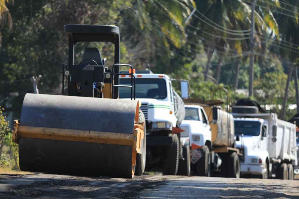 Inician rehabilitación de carretera Paraíso–Las Flores–Tupilco–Barra de&nbsp;Panteones
