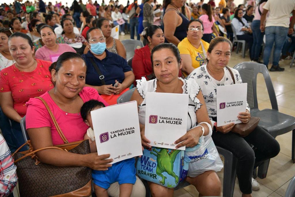Entregan tarjetas del programa Tandas para la Mujer a 800 emprendedoras de Jalpa de&nbsp;Méndez