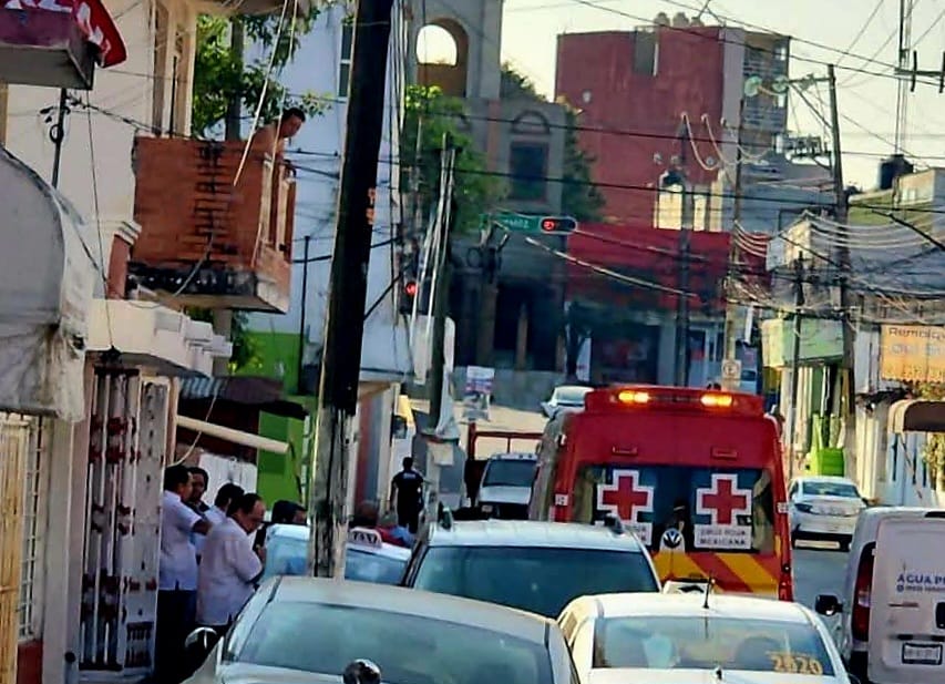 Muere taxista tras desvanecerse mientras conducía en&nbsp;Villahermosa