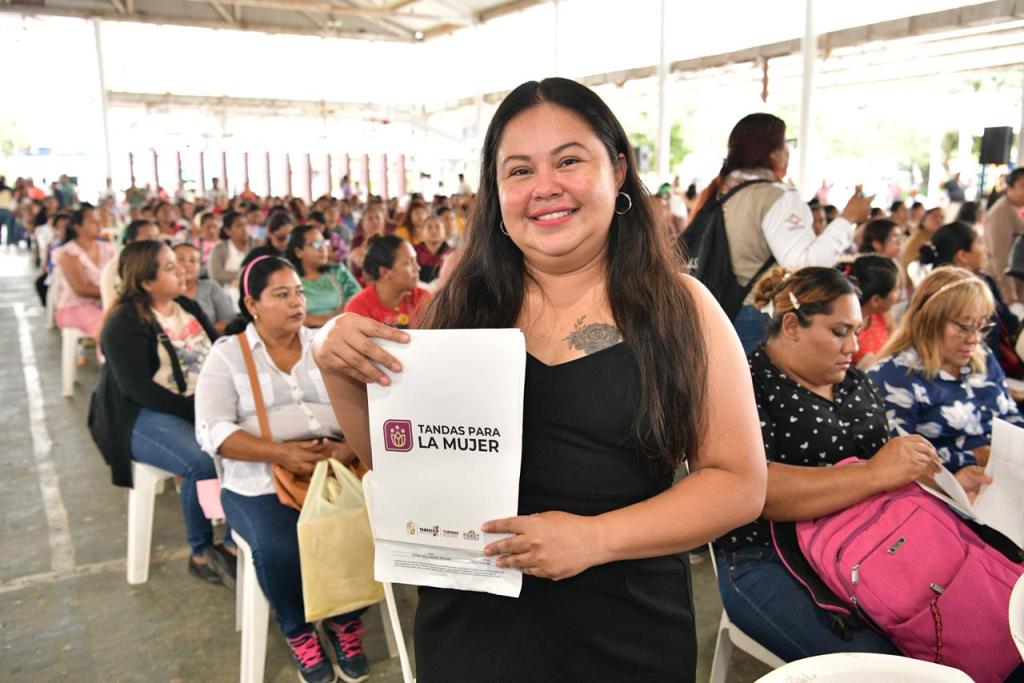 Entregan 600 apoyos de Tandas para la Mujer en Jonuta para impulsar emprendimiento&nbsp;femenino