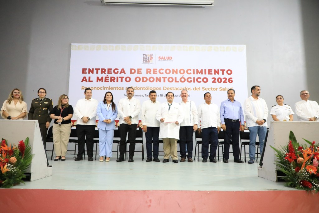 Reconoce Tabasco trayectoria del doctor Armando Nájera con Mérito Odontológico 2026