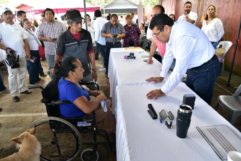 Gobierno de Tabasco acerca servicios a comunidades de Teapa con trabajo territorial