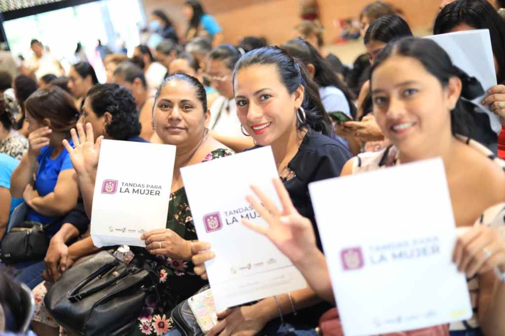 Entregan 800 apoyos de Tandas para la Mujer en Teapa para fortalecer emprendimientos&nbsp;femeninos