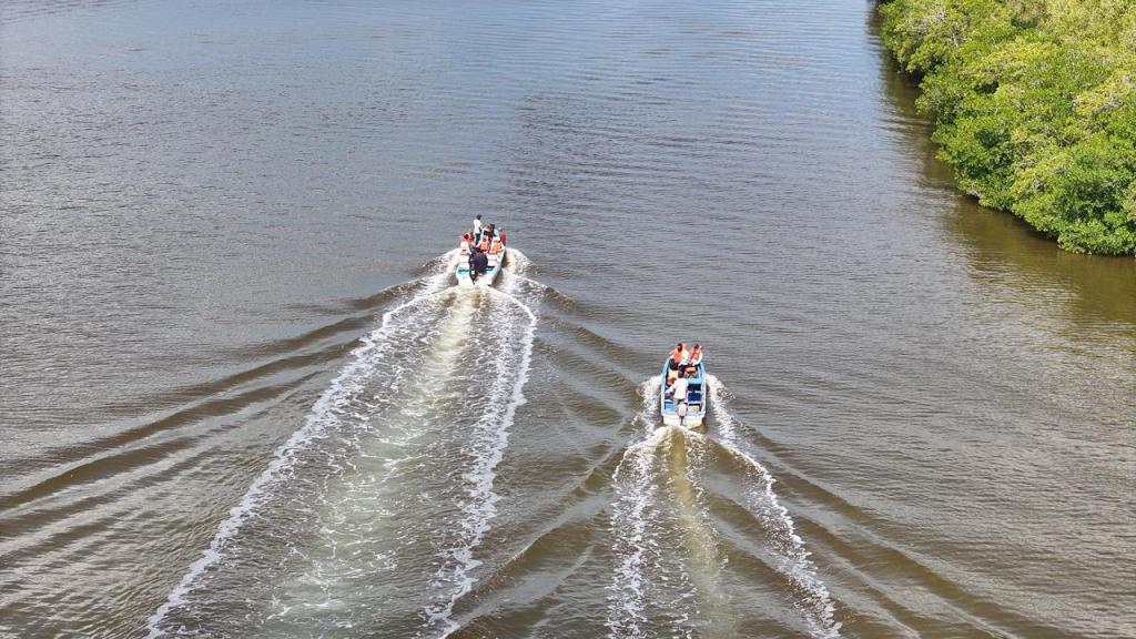 Autoridades confirman contención de hidrocarburo en Paraíso; actividad turística y pesquera opera con normalidad