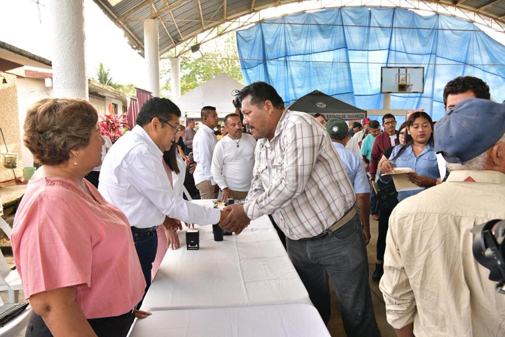 Durante Jornada de Atención al Pueblo anuncia Javier May rehabilitación de bordos y obras carreteras en Jonuta para prevenir&nbsp;inundaciones
