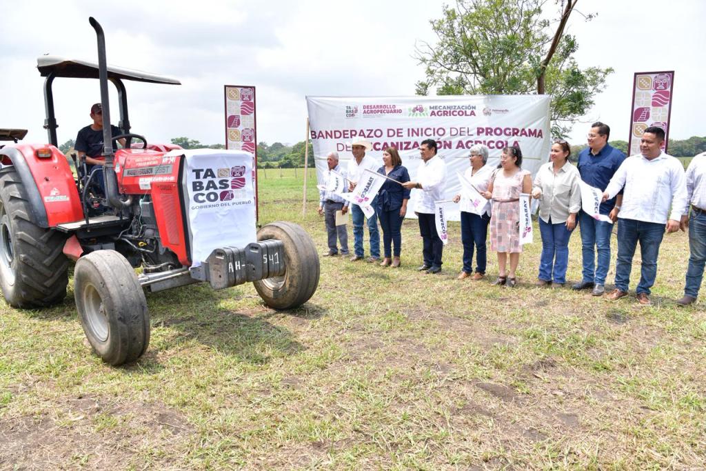Inician programa de mecanización agrícola en Huimanguillo; anuncian apoyo a ganaderos