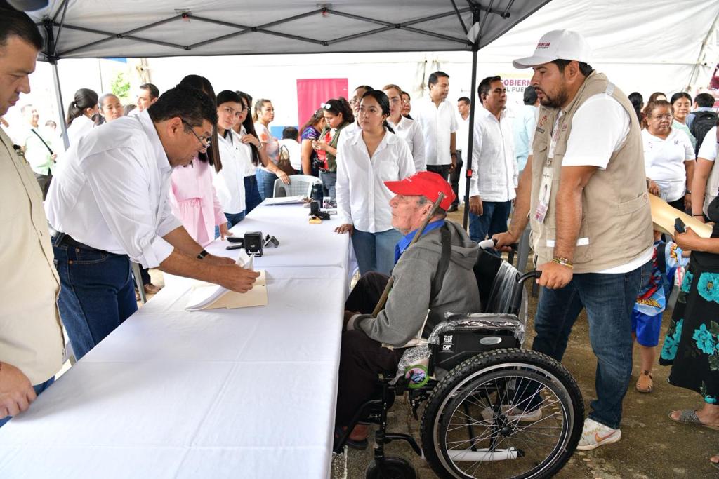 Encabeza Javier May Jornadas de Atención en&nbsp;Jalapa