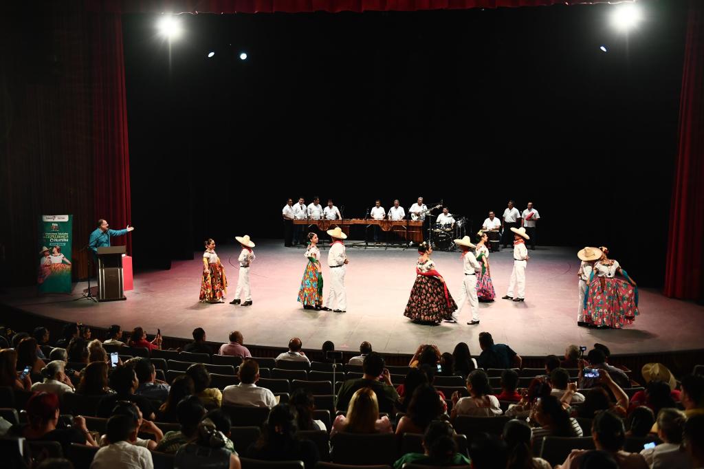 Celebra Tabasco gran final de concursos culturales en el Teatro Esperanza&nbsp;Iris