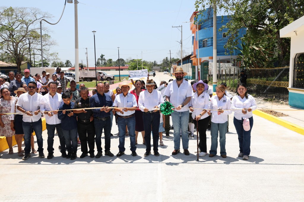 Arranca Javier May rehabilitación carretera y entrega obras en&nbsp;Cárdenas