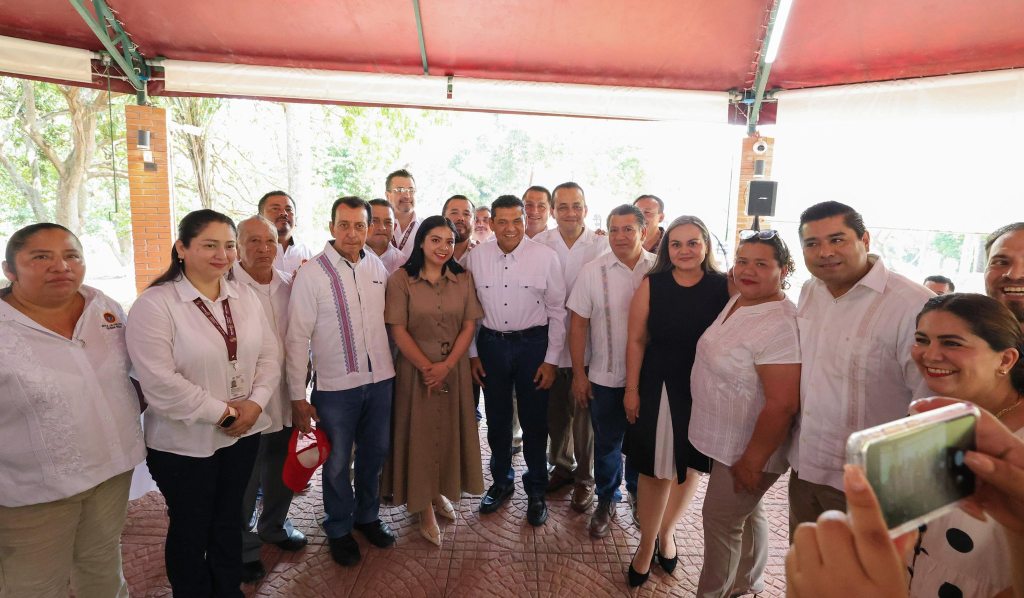 Refrendan diálogo con trabajadores para fortalecer derechos laborales en&nbsp;Tabasco