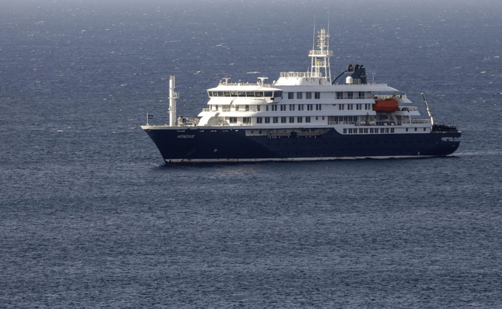 Crucero del hantavirus atracará en Tenerife para evacuar a los&nbsp;pasajeros