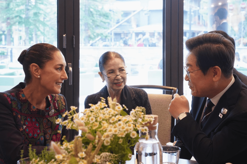 Sheinbaum conversa con presidente de Corea del Sur; hablan sobre BTS, Energía y&nbsp;Economía