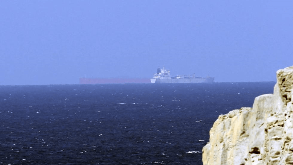 Estados Unidos reanuda ataques con bombareos al sur de Irán