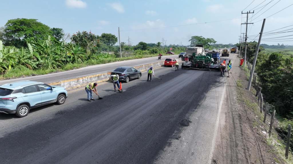 Avanza rehabilitación de la carretera Villahermosa–Teapa con generación de&nbsp;empleos