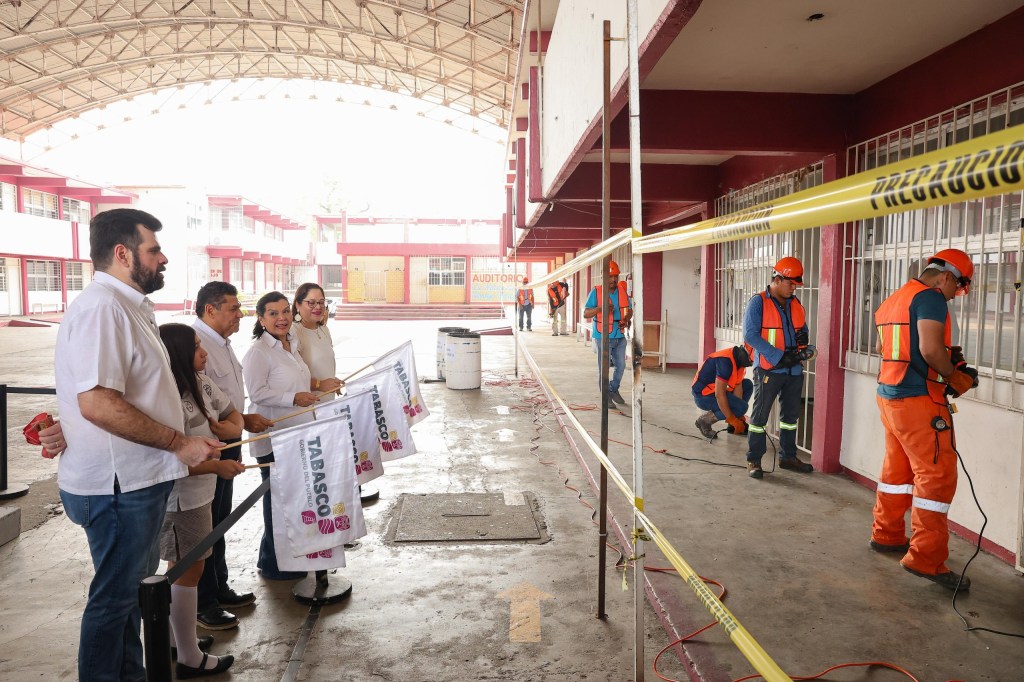 Javier May anuncia inversión de más de 20 mdp para modernizar la Secundaria Técnica&nbsp;9