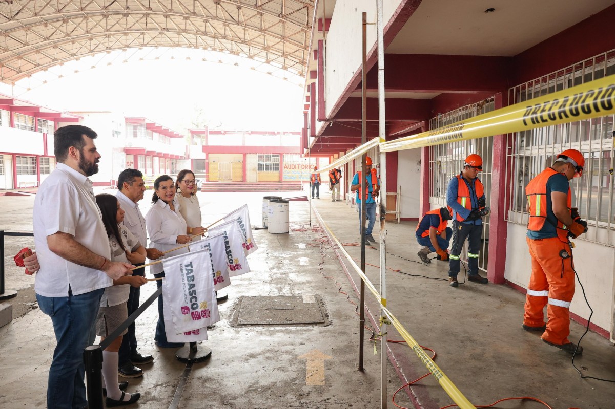 Javier May anuncia inversión de más de 20 mdp para modernizar la Secundaria Técnica&nbsp;9