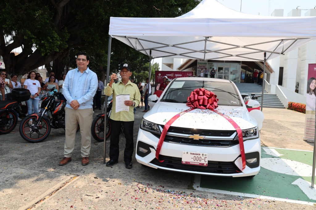 Entrega Gobierno de Tabasco premios del sorteo “Reemplácate Choco 2026”