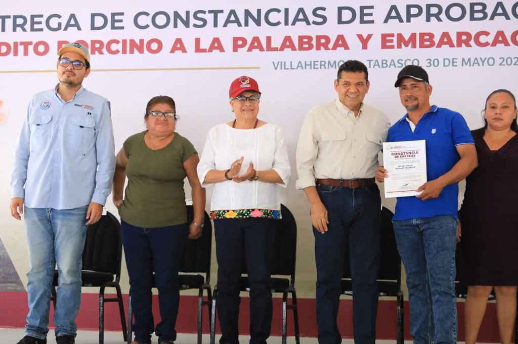 Entrega Gobierno de Tabasco apoyos porcinos y cayucos para fortalecer economía y soberanía&nbsp;alimentaria