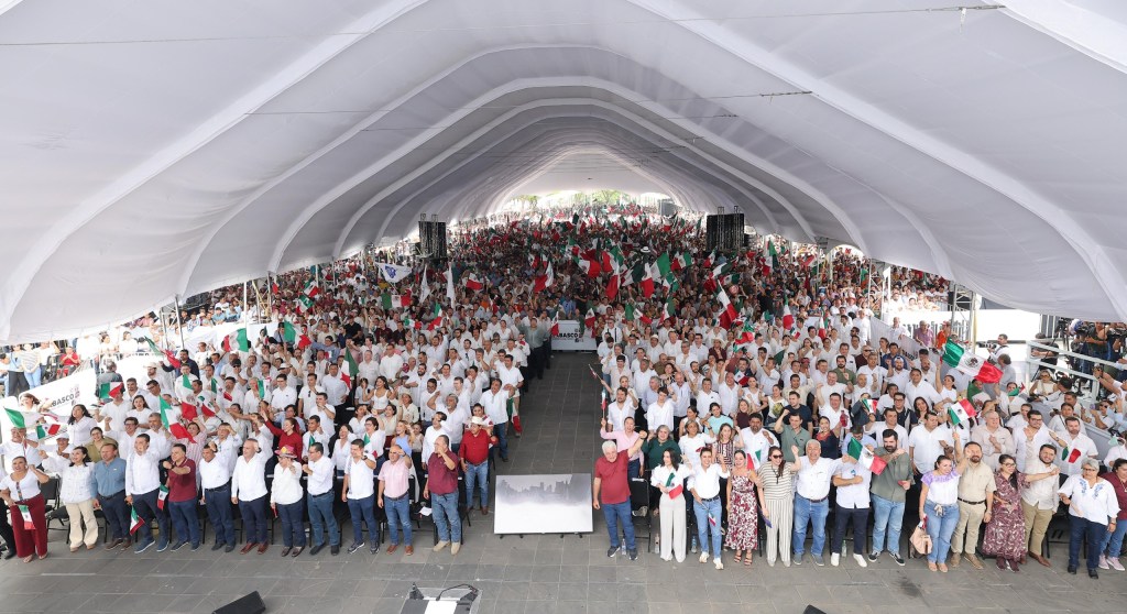 Miles de tabasqueños refrendan respaldo a Claudia Sheinbaum en acto por el segundo aniversario del triunfo de la&nbsp;Transformación