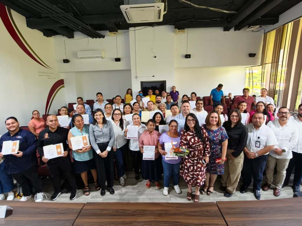 Entregan autorizaciones del programa “Pon tu Código de Barras 2026” a emprendedores tabasqueños