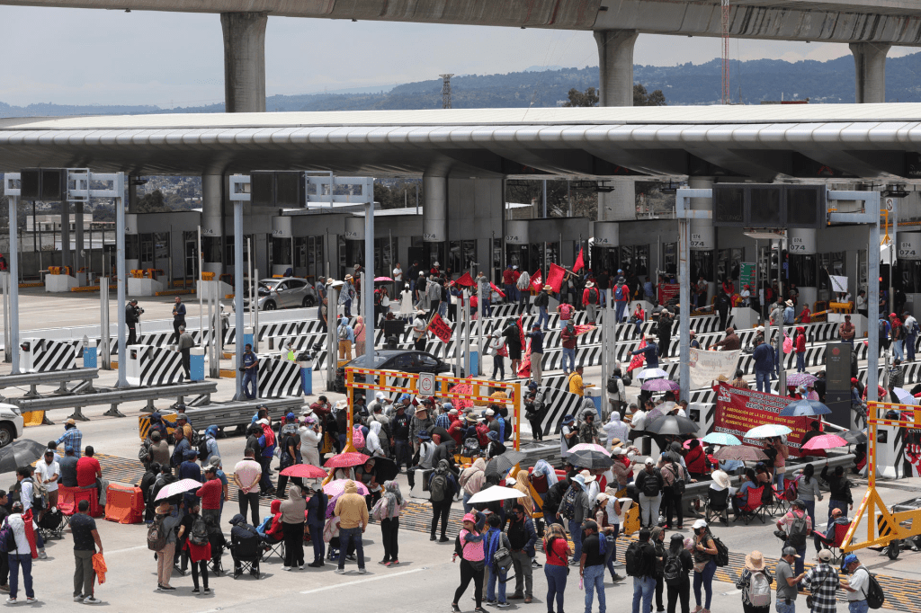 Propone gobierno de México fortalecer el sistema de pensiones, pero maestros de la CNTE continúan con&nbsp;protestas
