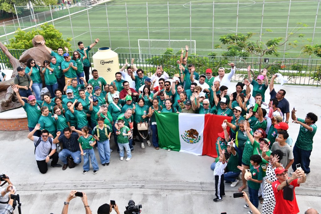 Afición tabasqueña vive con pasión el triunfo de México en el Estadio&nbsp;Centenario