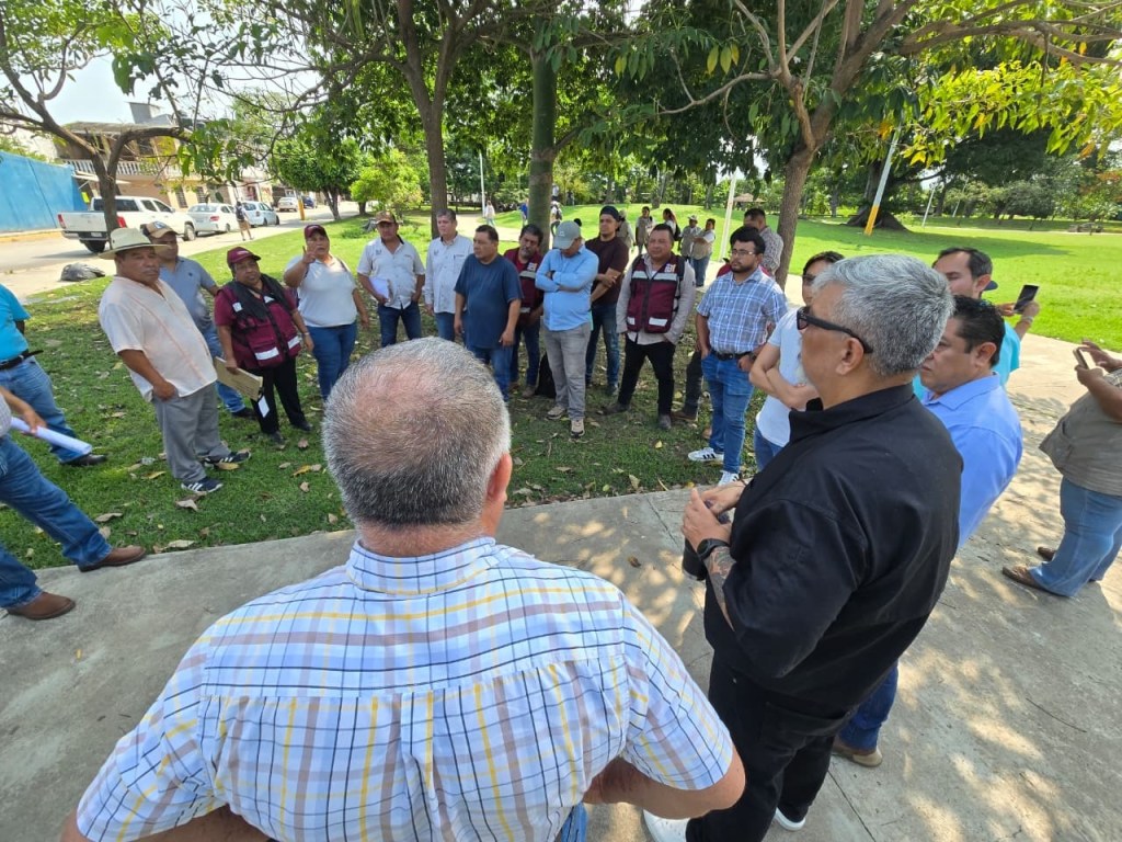 Inician trabajos topográficos para regularización de predios en la colonia Roberto Madrazo