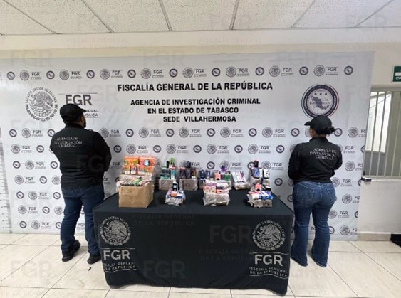 FGR investiga aseguramiento de más de 160 vapeadores electrónicos en empresa de paquetería en&nbsp;Tabasco