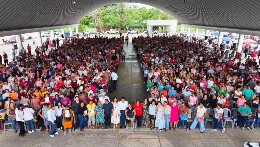 Entrega Javier May 1,500 tarjetas de Tandas para la Mujer en&nbsp;Cárdenas