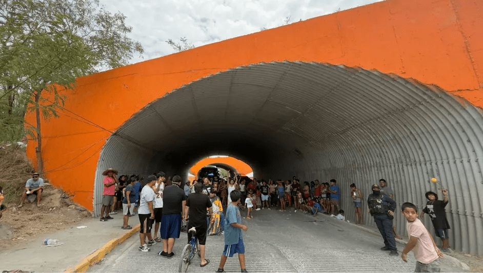 Vecinos bloquean túnel en Juárez, Nuevo León, por falta de energía&nbsp;eléctrica