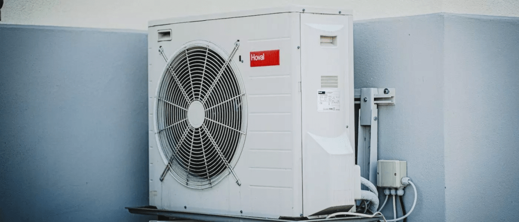 Muere trabajador tras sufrir descarga eléctrica mientras reparaba un aire&nbsp;acondicionado