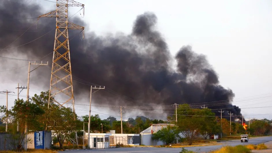 Permanecen en estado crítico trabajadores lesionados tras incendio en empresa de hidrocarburos en&nbsp;Pesquería