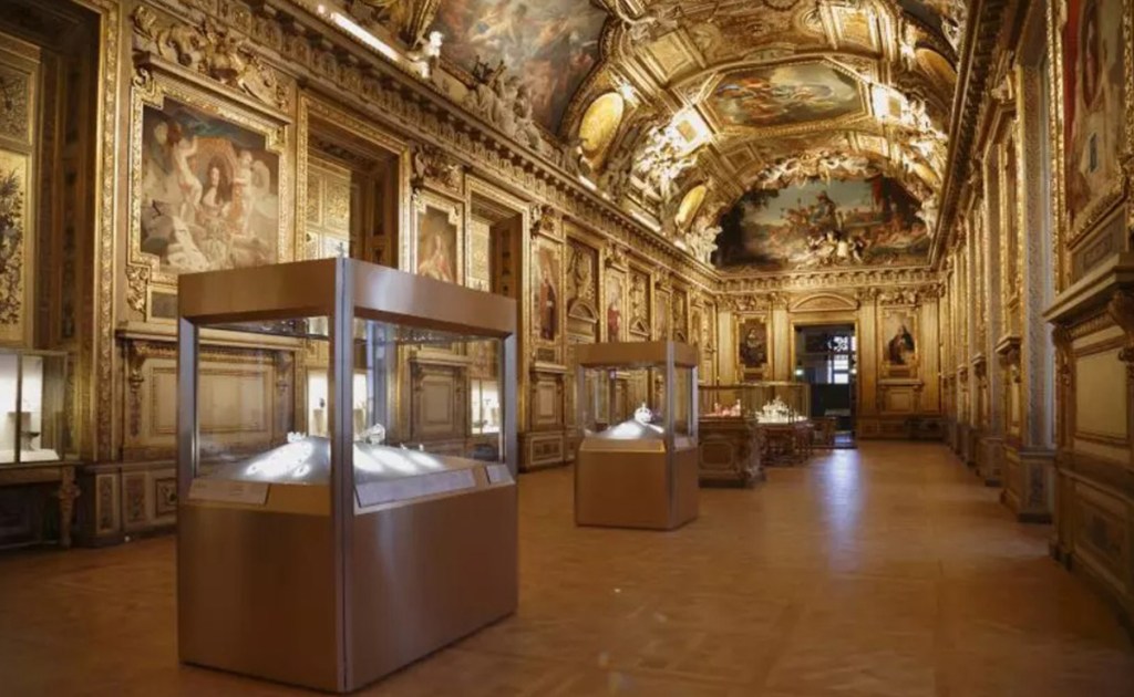 Museo del Louvre reabrirá la Galería de Apolo tras robo de las Joyas de la&nbsp;Corona