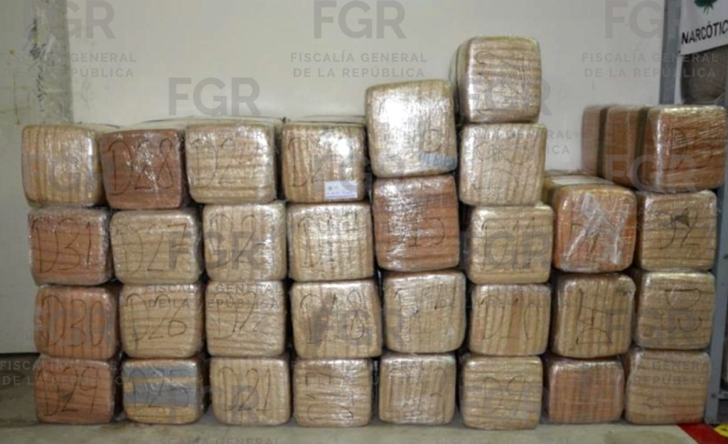 FGR obtiene sentencia de más de 19 años de prisión contra hombre detenido con armas, droga y dinero en&nbsp;Tabasco