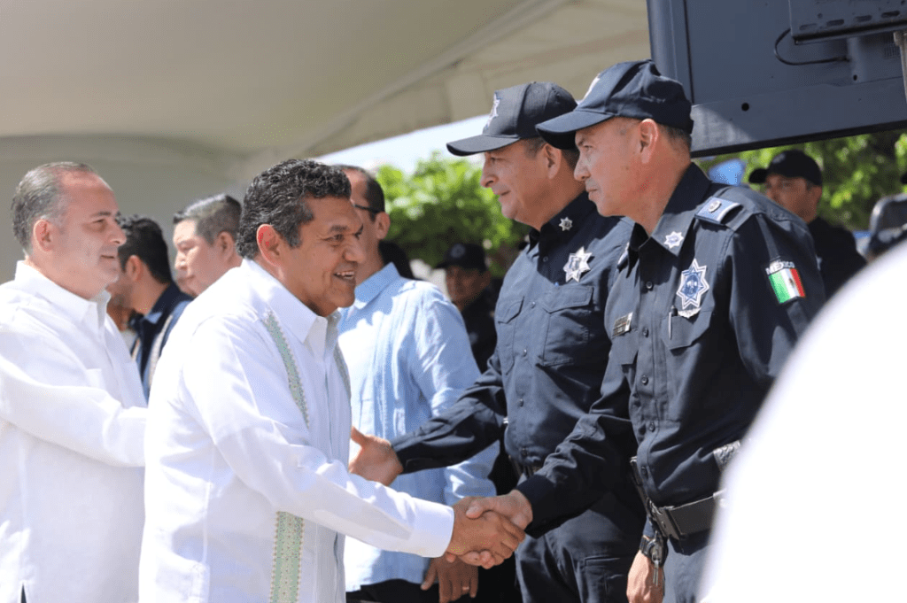 Gobierno de Tabasco pone en marcha nueva Guardia Estatal y entrega 45 patrullas