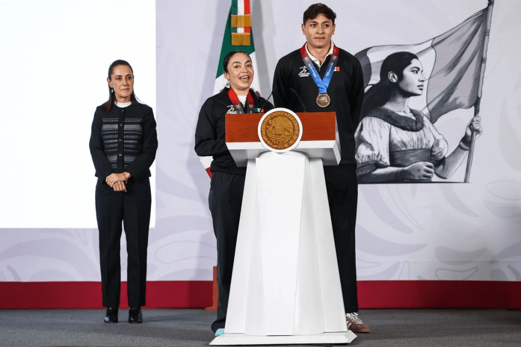 Sheinbaum reconoce a medallistas mexicanos de los Juegos Centroamericanos de Santo&nbsp;Domingo
