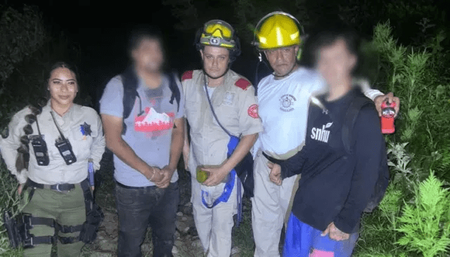 Rescatan a dos hombres extraviados en una barranca de&nbsp;Guadalajara