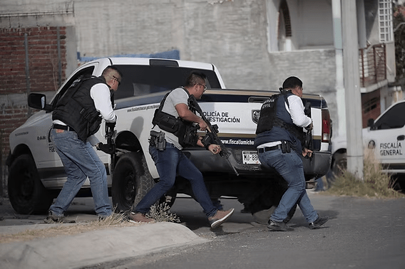 Dos hombres mueren baleados en Morelia; detienen a dos presuntos agentes de la&nbsp;GN