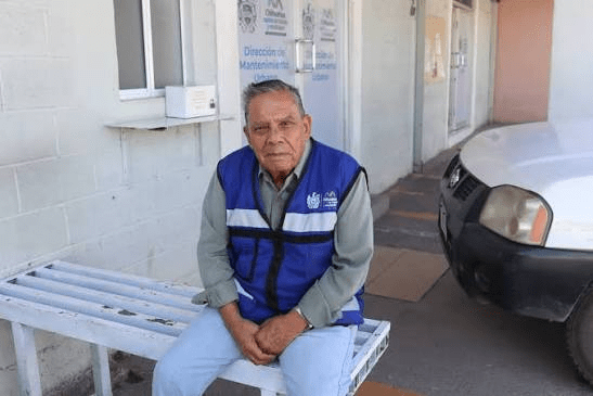 Abuelos tabasqueños mantienen el trabajo diario pese a celebrar su día
