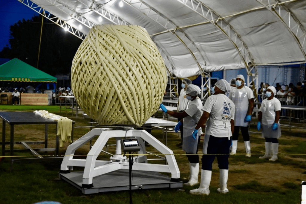 Pijijiapan rompe récord mundial con una gigantesca bola de&nbsp;quesillo