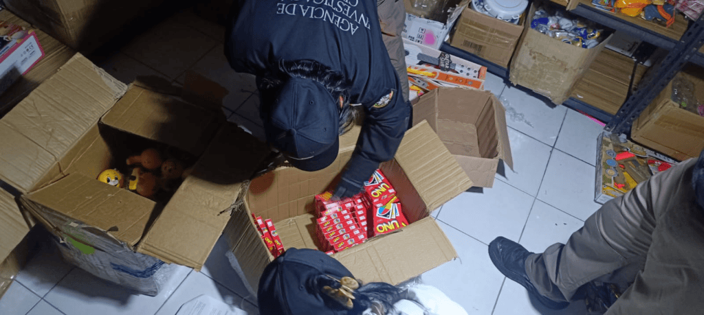 FGR asegura más de mil 300 artículos apócrifos en comercios de Cárdenas; hay tres&nbsp;detenidos