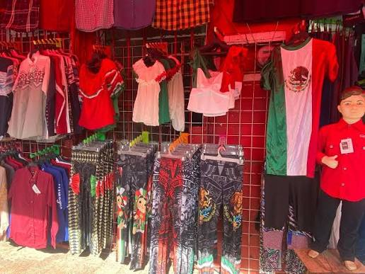 Comerciantes de Villahermosa preparan sus productos para las fiestas&nbsp;patrias