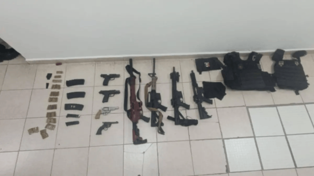 Operativo en Huimanguillo deja tres detenidos y un arma asegurada