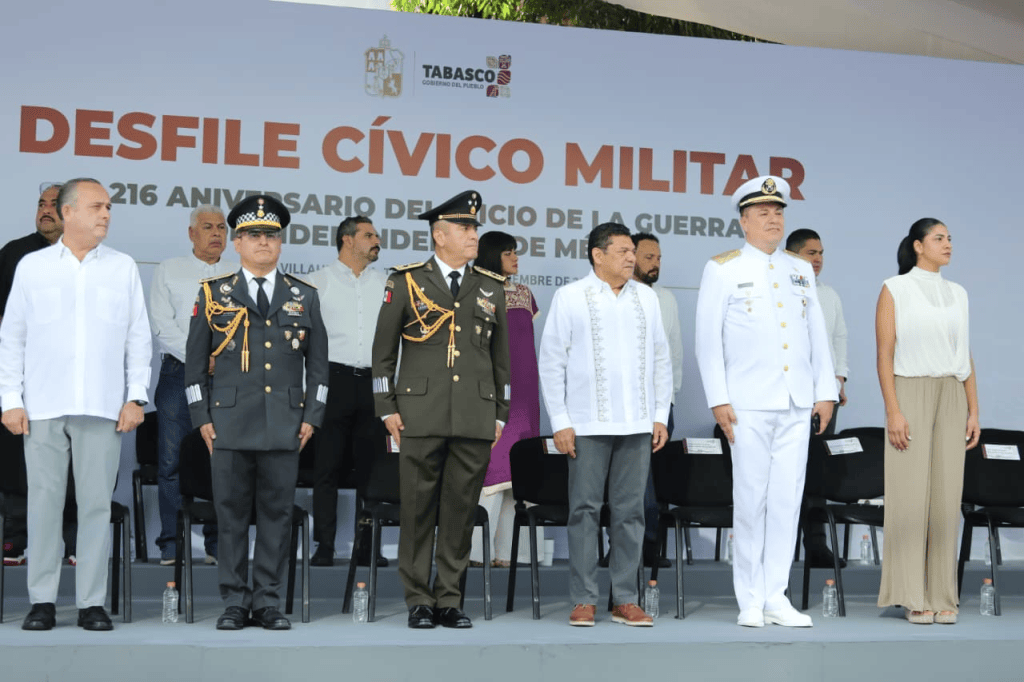 Javier May encabeza desfile cívico-militar por la Independencia en&nbsp;Villahermosa